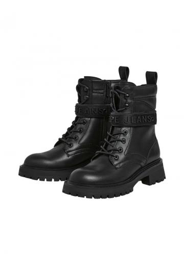 Ботинки на шнуровке