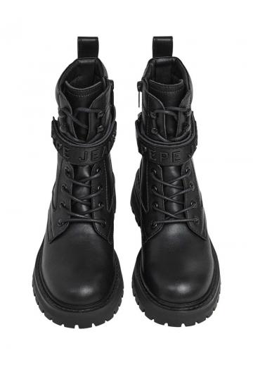 Ботинки на шнуровке