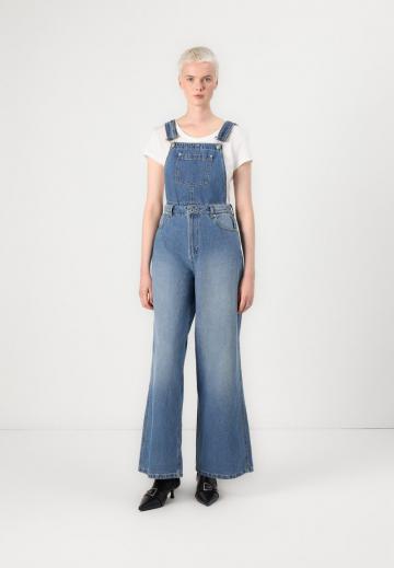 Джинсовый комбинезон