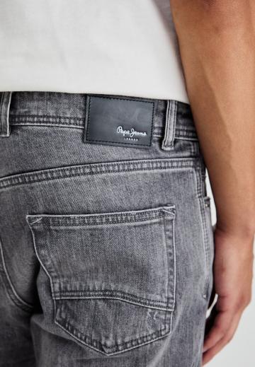 Прямые джинсы