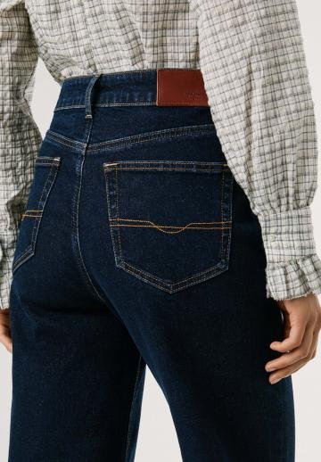 Прямые джинсы