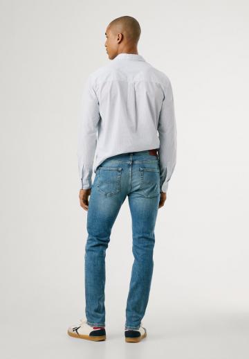 Прямые джинсы