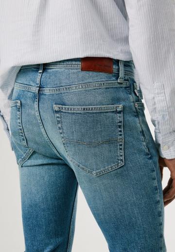 Прямые джинсы