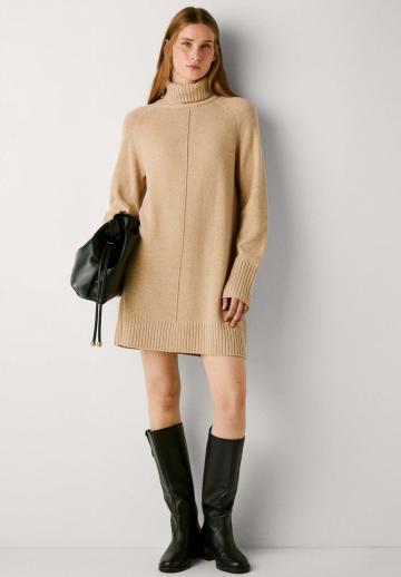 Вязаное платье