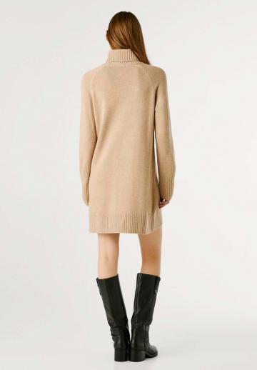 Вязаное платье