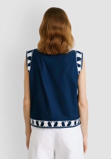 Джинсовая жилетка