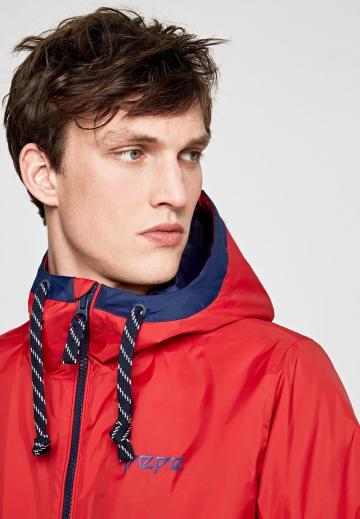 Зимняя куртка