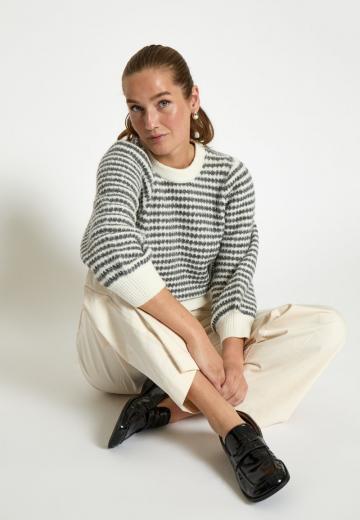 Пуловер с рукавом три четверти