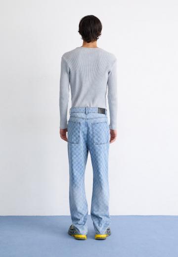 Прямые джинсы