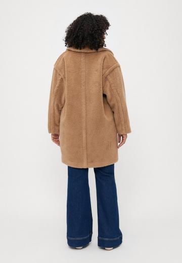 Короткое пальто