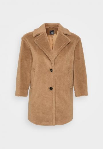 Короткое пальто