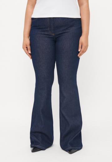 Клешеные джинсы
