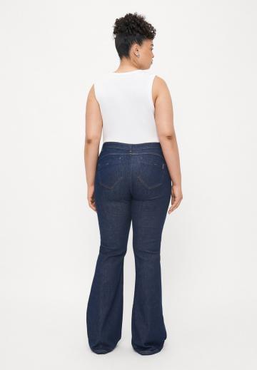 Клешеные джинсы