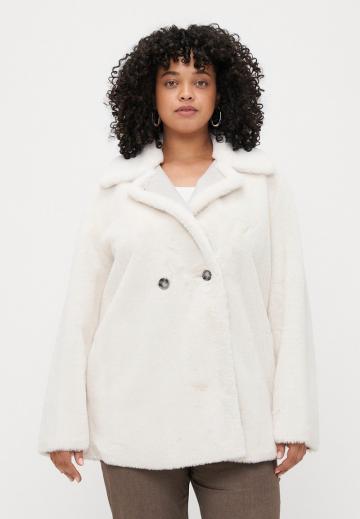 Короткое пальто