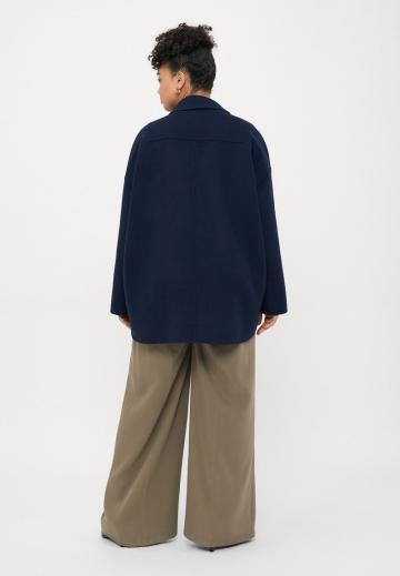 Короткое пальто