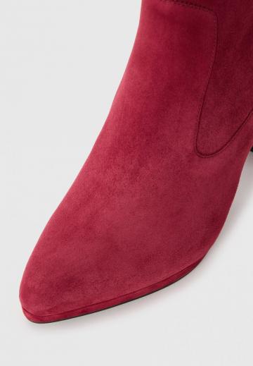 Высокие сапоги