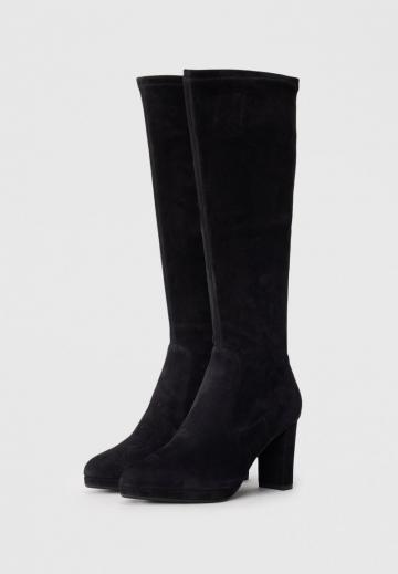 Высокие сапоги