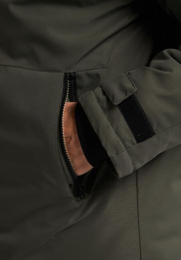 Зимняя куртка