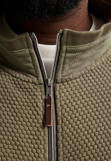 Вязаная кофта