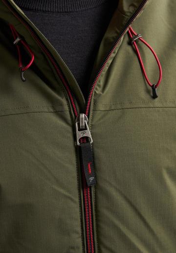 Зимняя куртка