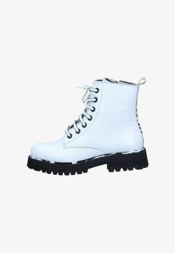 Ботинки на шнуровке