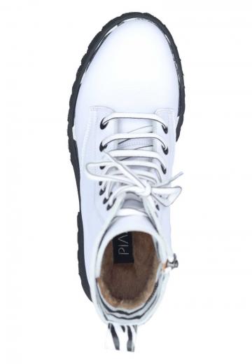 Ботинки на шнуровке