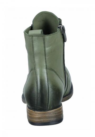 Зимние ботинки