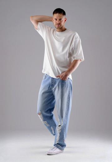 Прямые джинсы