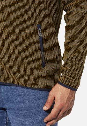 Вязаная кофта