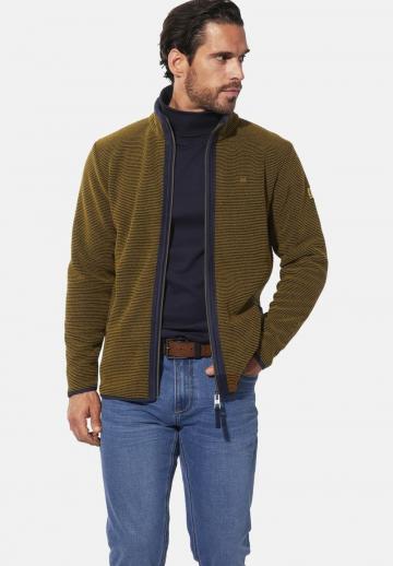 Вязаная кофта