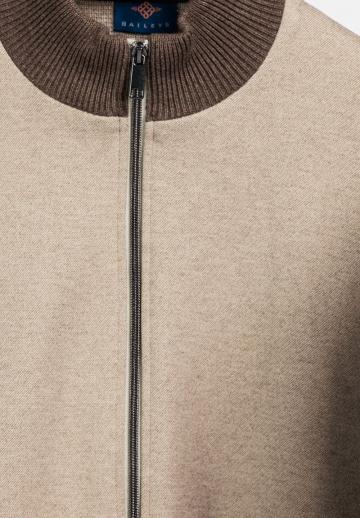 Вязаная кофта