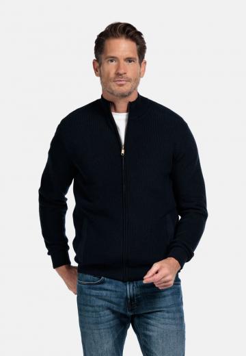 Вязаная кофта