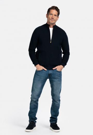 Вязаная кофта