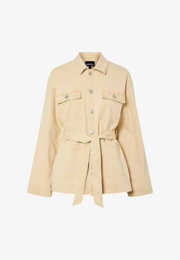 Куртка с накладнымит карманами