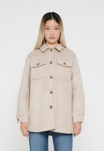 Короткое пальто