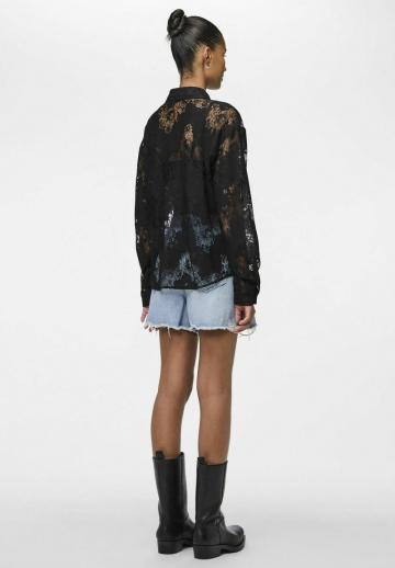 Кружевная блузка