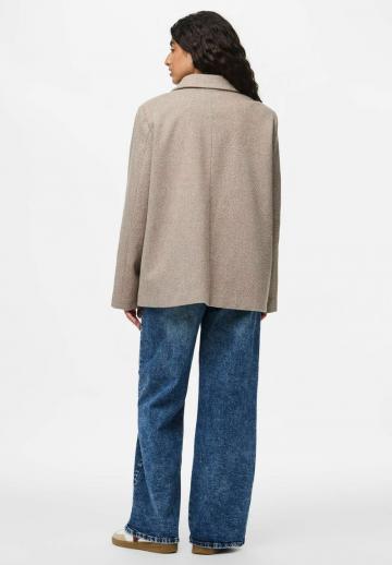 Короткое пальто