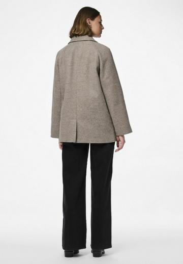 Короткое пальто