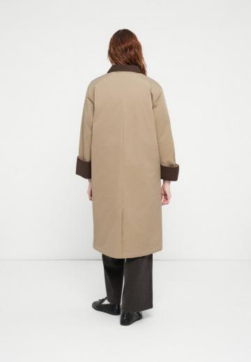 Шерстяное пальто