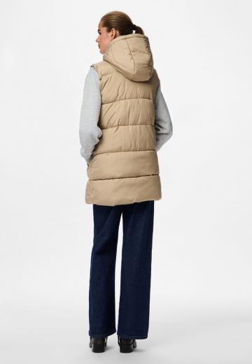 Длинный жилет