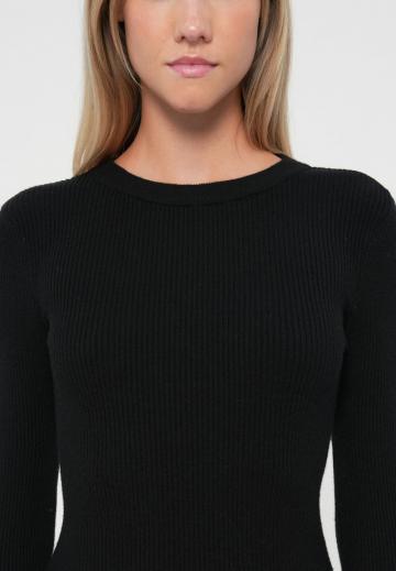 Вязаное платье