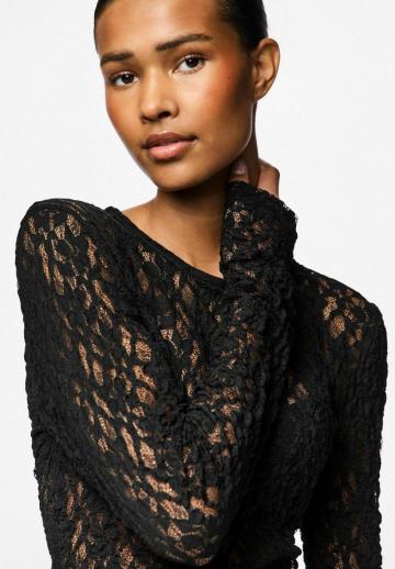 Кружевная блузка
