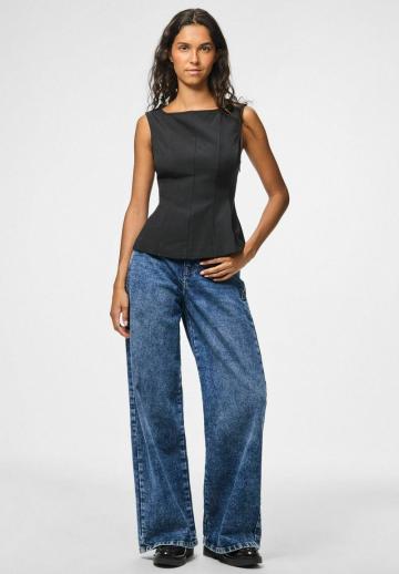 Блузка без рукавов