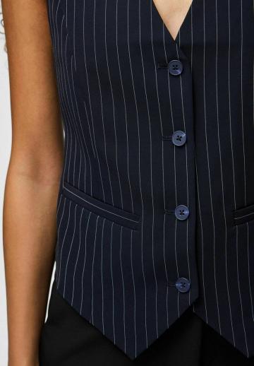 Джинсовая жилетка