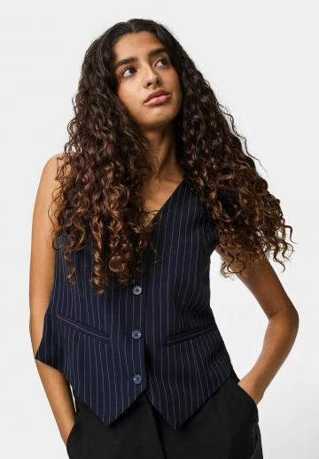 Джинсовая жилетка