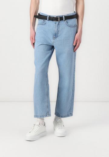 Прямые джинсы