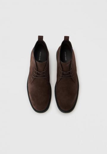 Ботинки на шнуровке