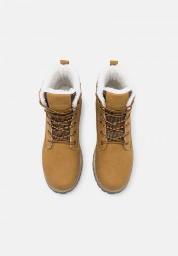 Зимние ботинки