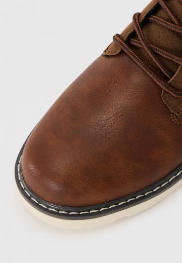 Ботинки на шнуровке