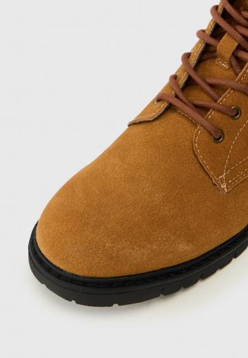 Ботинки на шнуровке